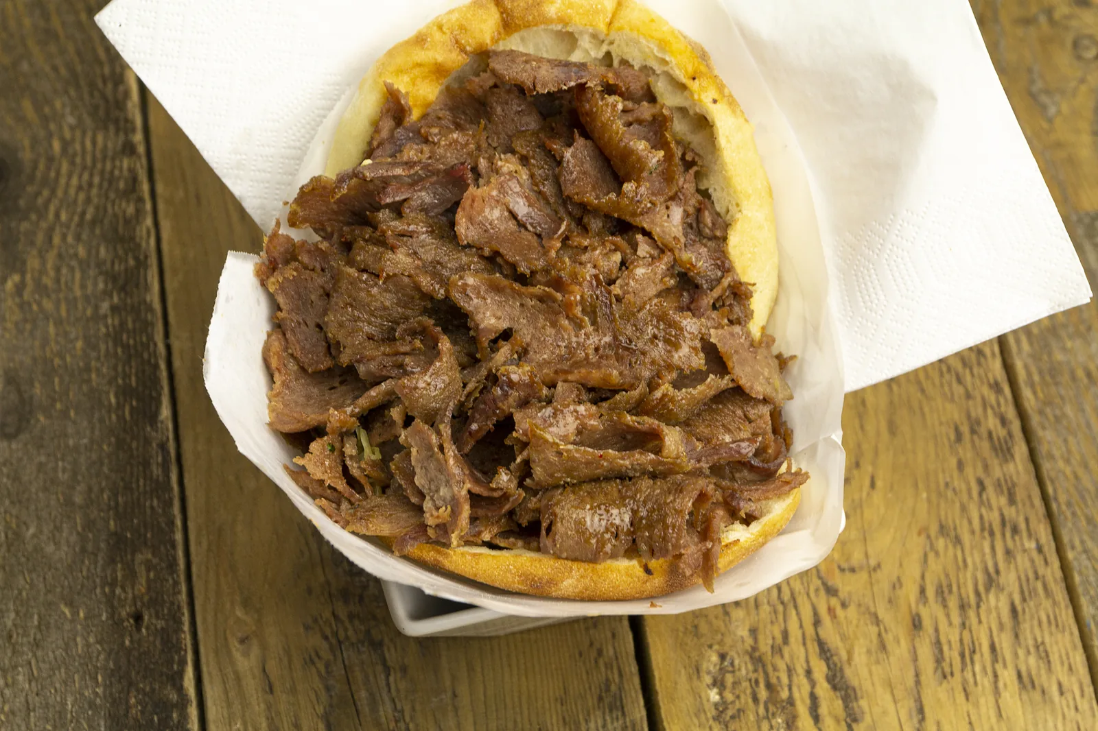 Begüm Döner bol etli döner sunumu
